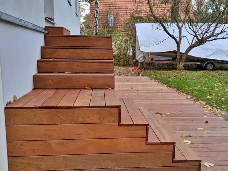 czy deska tarasowa nadaje się na schody